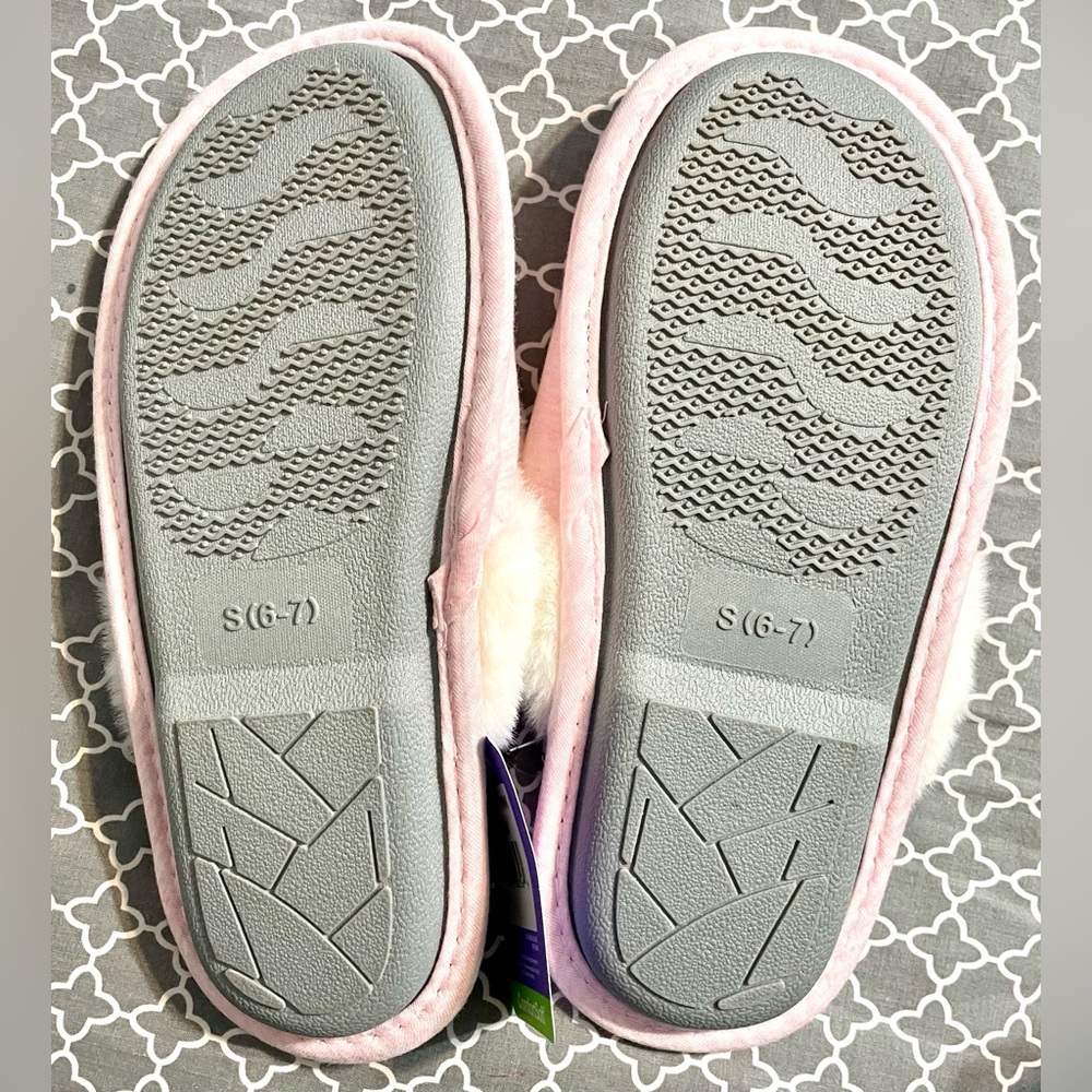 HANES Womens ComfortSoft Slip On Memory Foam slippers cozy/fuzzy size S/M NWT - Picture 9 of 9